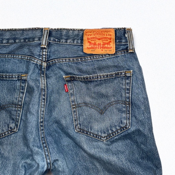 Levi's medium blue wash 505 relaxed fit jeans 32W 30L - Picture 5 of 5